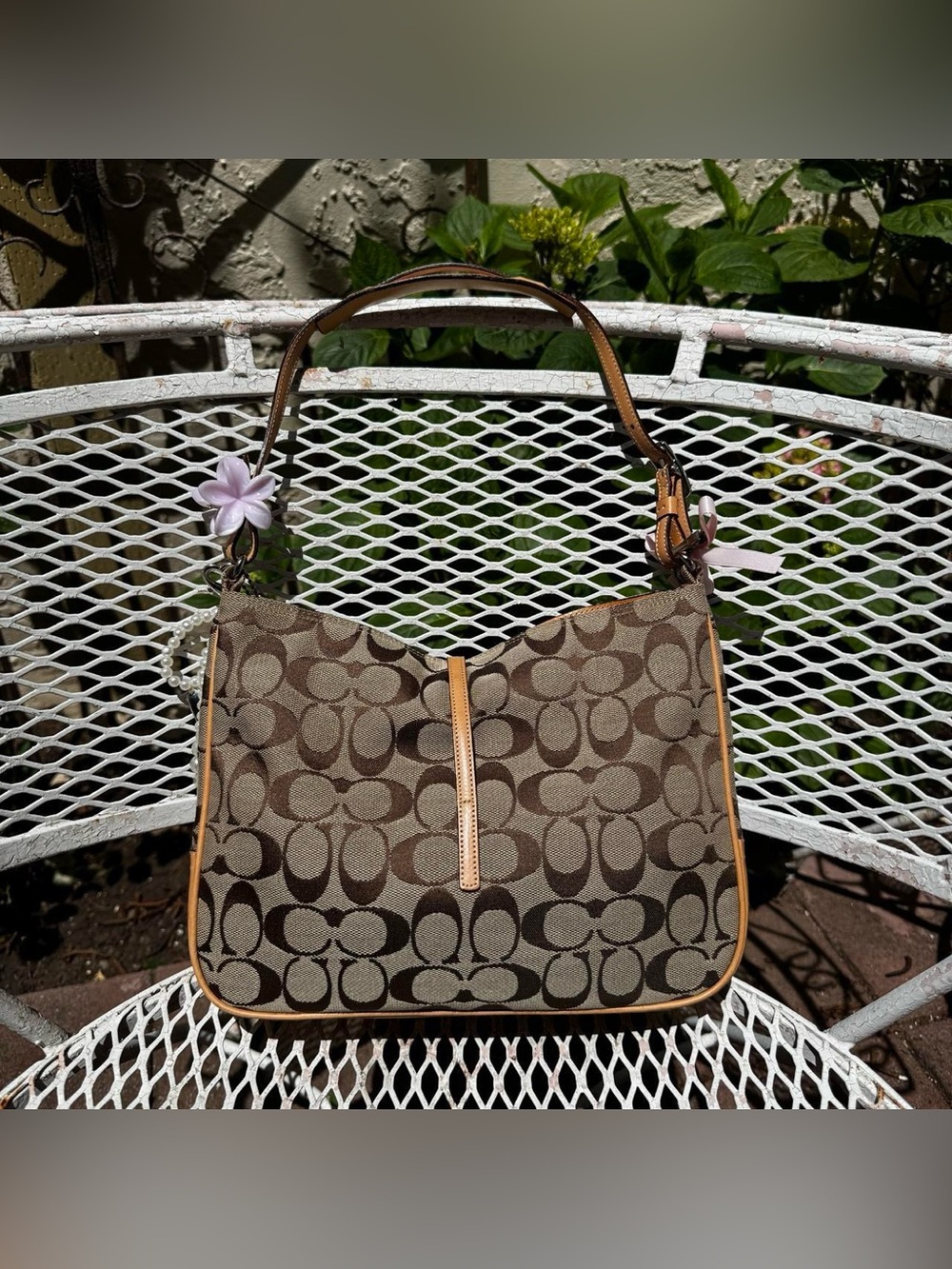 Vintage Slouchy Monogramed Coach Shoulder Bag with Clip Closure - Picture 2 of 8